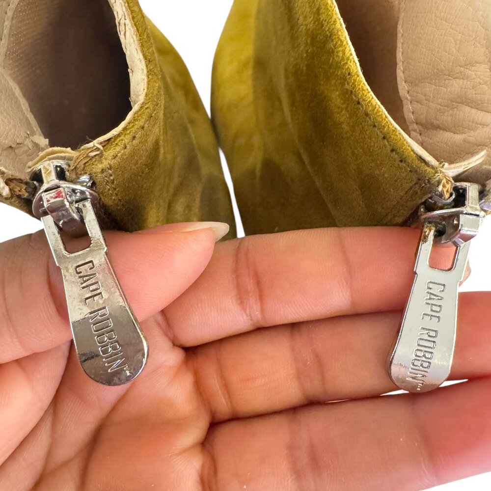 NWT! Cape Robbin Women's Green Rose Embroidered Casual Heel Boots Size 6.5 - Picture 7 of 10